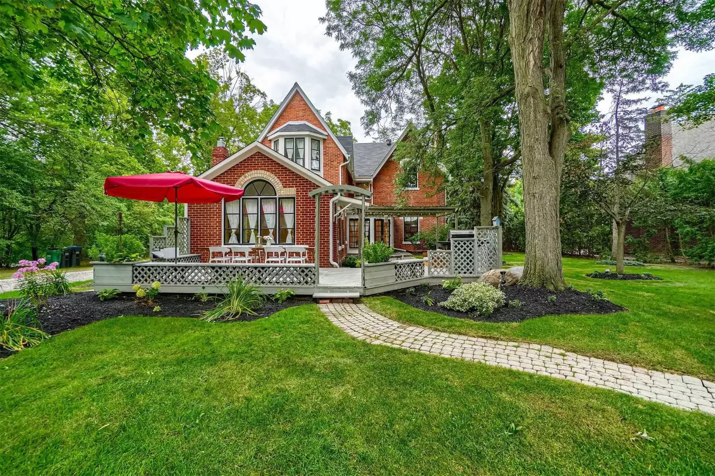 historic homes in brampton, Catherine nacar, buy historic homes in brampton, top real estate agent near me, sell your home with Catherine nacar, woman realtor