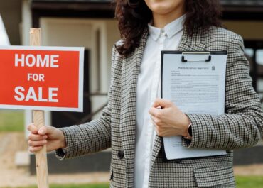 7 Important Questions To Ask Realtors Before Hiring Them in 2024